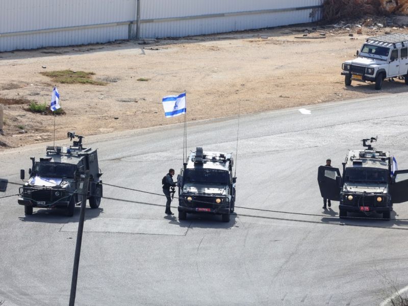 Israeli civilians