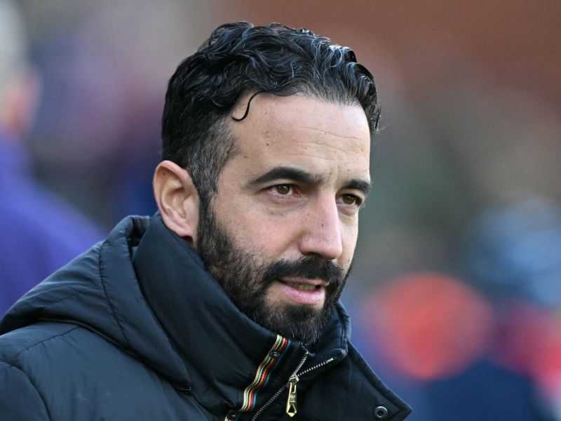 مانشستر يونايتد يدخل السباق للتعاقد مع المدافع البرازيلي لويس إدواردو