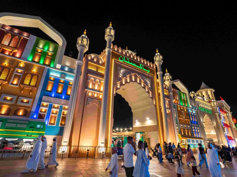 خمس تجارب تجعل وداع عام 2025 في القرية العالمية أكثر روعة