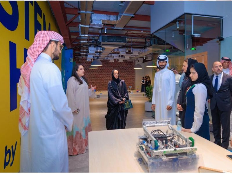 إنجاز البحرين و"بوينج" تفتتحان مركزاً متخصصاً للعلوم والتكنولوجيا والهندسة والرياضيات في المنامة‎