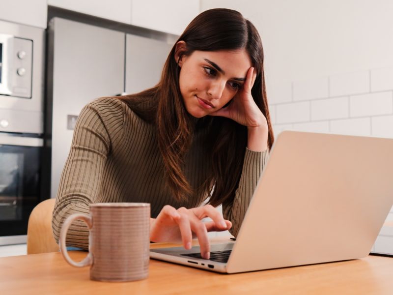 كيف تتغلب على الملل في العمل وتستعيد حماسك؟