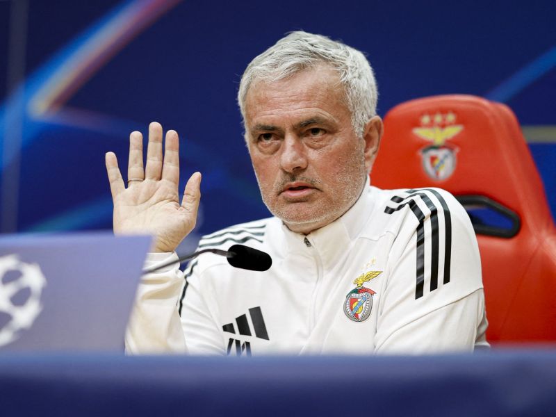 مورينيو يوجه تحذيرًا ناريًا لريال مدريد قبل صدام الأبطال