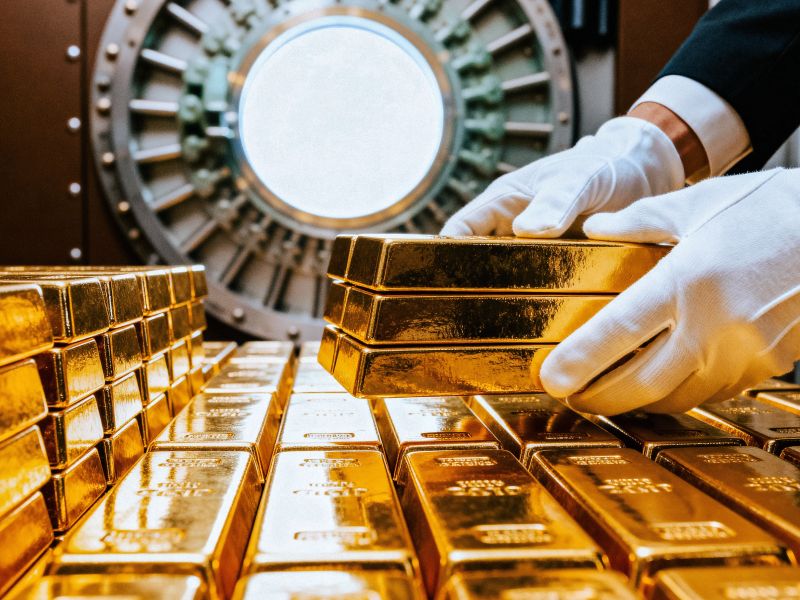 الذهب يصعد بدعم الدولار