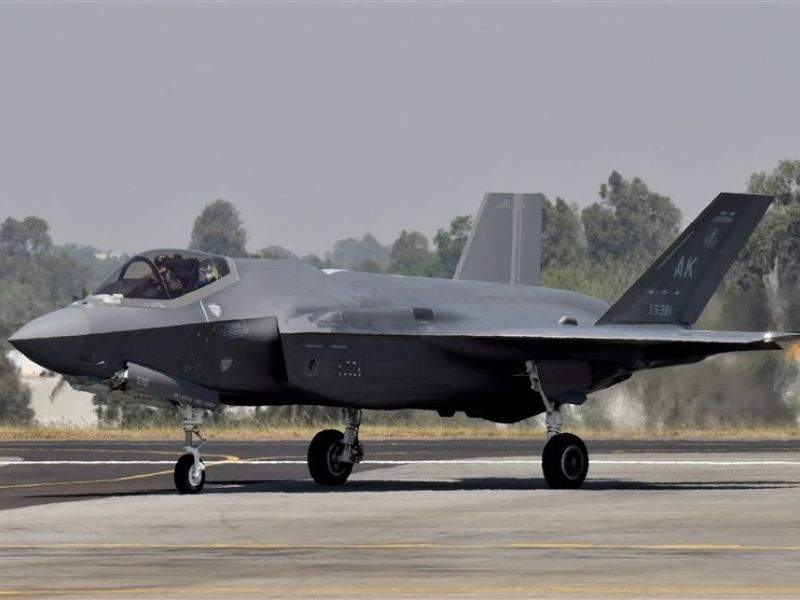 إصابة مقاتلة أميركية