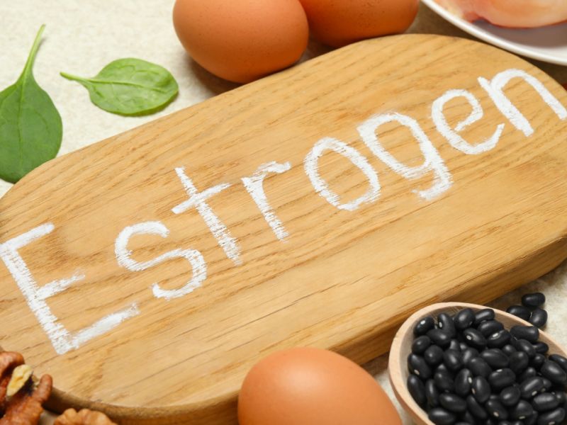 7 أطعمة تساعد على تعزيز هرمون الإستروجين لزيادة الأنوثة