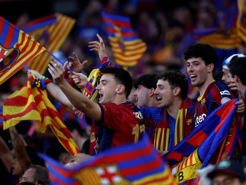 دعم جماهيري كبير لبرشلونة قبل مواجهة أتلتيكو مدريد
