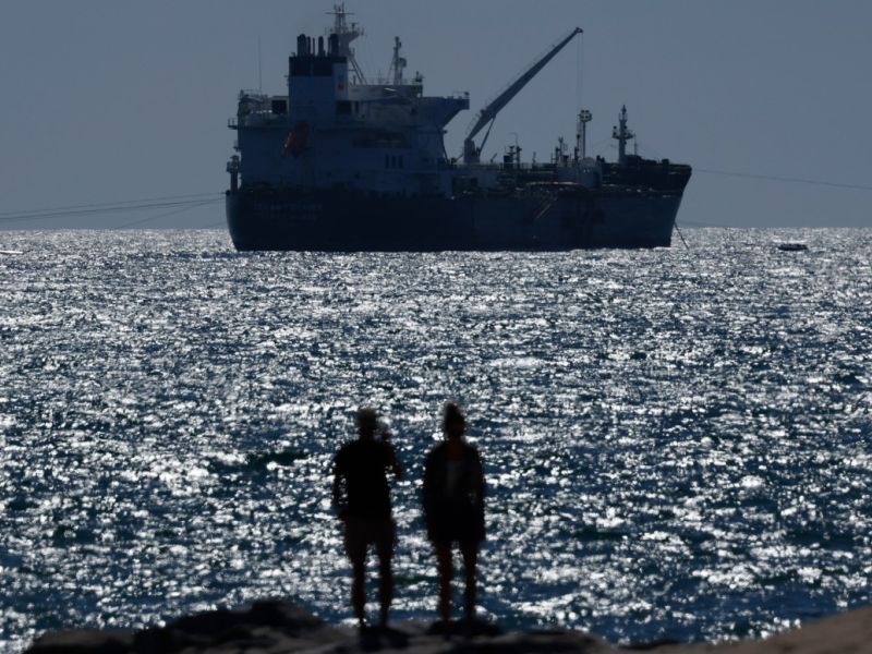 Oil tanker hijacked off Somalia coast
