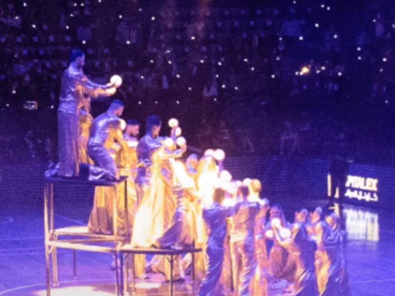 الرئيس أحمد الشرع يخطف الأنظار 