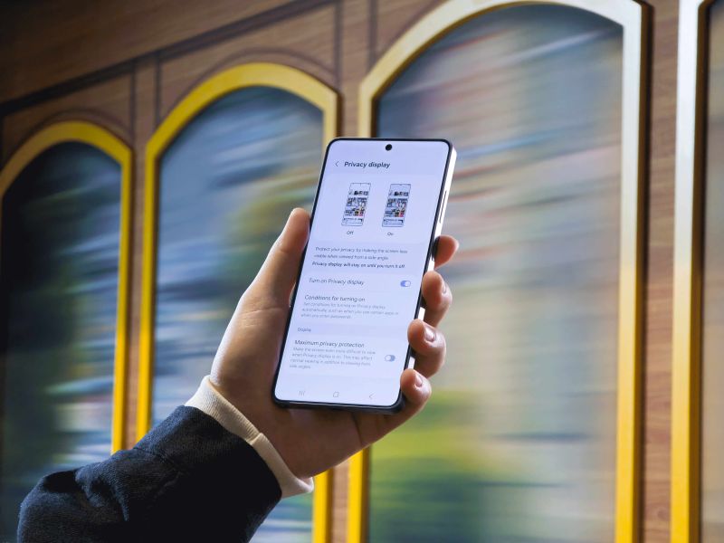 Galaxy S26 Ultra: واضح لك ومحمي عن أعين الآخرين