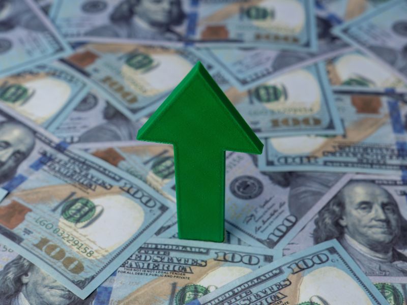 ارتفاع الدولار بعد خطاب دونالد ترامب بشأن إيران