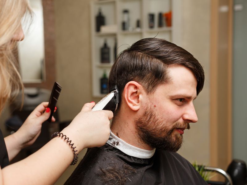 أبرز قصّات الشعر للشباب في 2026