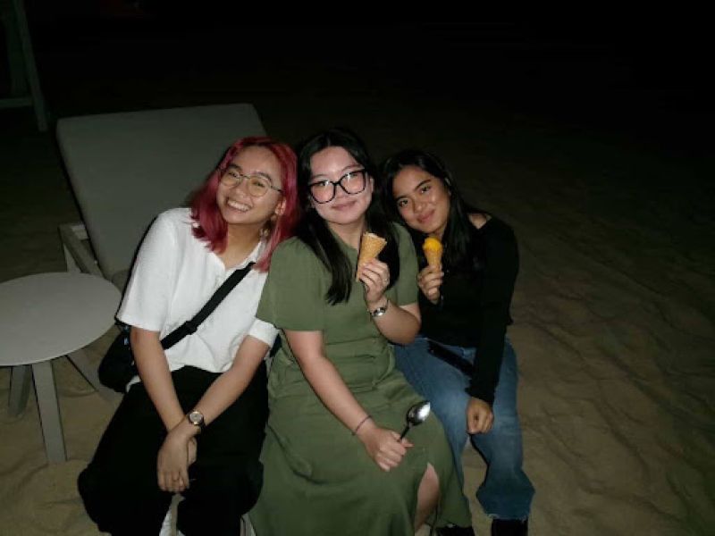 أعضاء هيئة التدريس والطلاب يبثون الطمأنينة ويقدمون الدعم المتبادل مع اضطرابات السفر والدراسة والحياة اليومية بسبب الحرب.