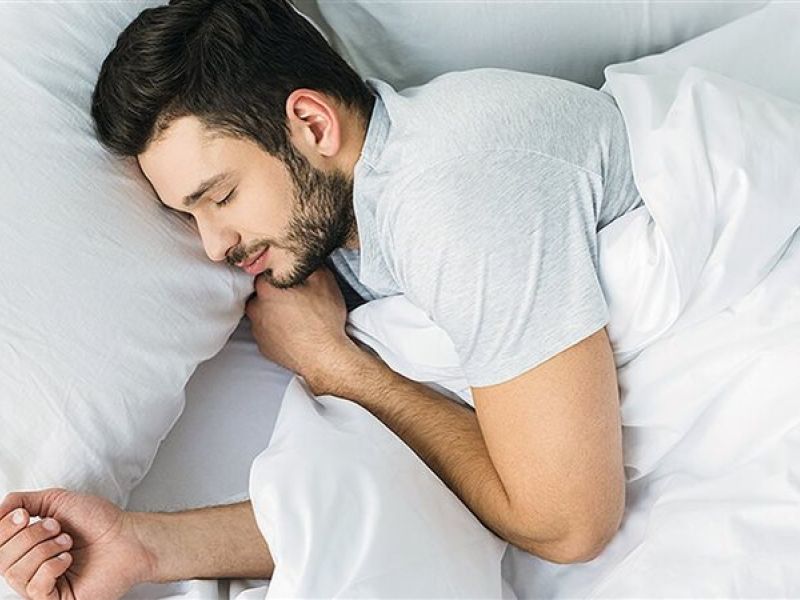 تفسير رؤية الميت في المنام وهو حي في المنام