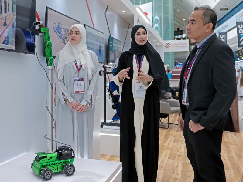 جامعة أبوظبي ترسخ ريادتها في الابتكار والبحوث خلال مشاركتها في "اصنع في الإمارات 2026"