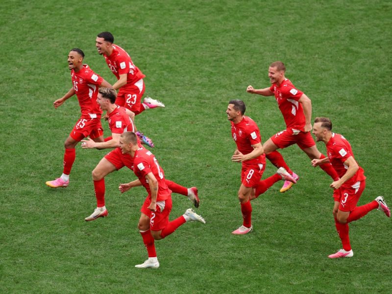 فرحة منتخب سويسرا بالتأهل لمواجهة الأرجنتين على حساب سويسرا في كأس العالم 2026