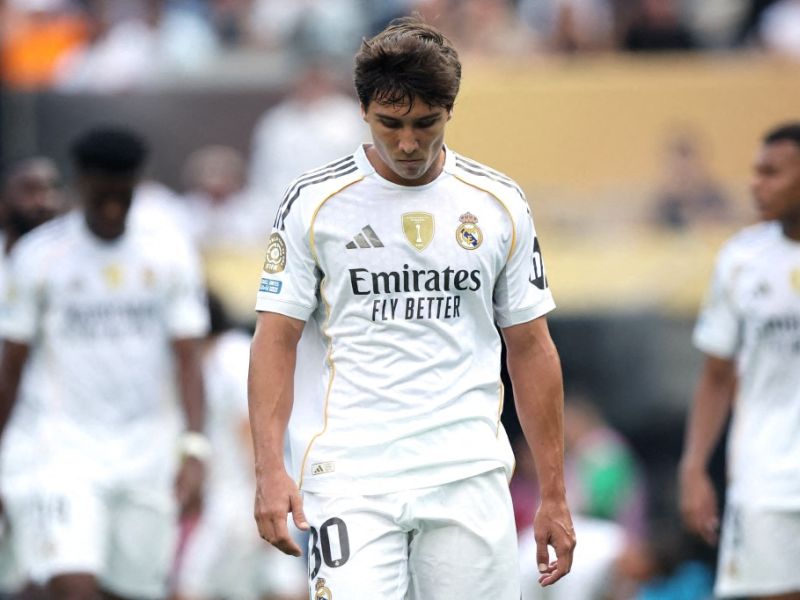 غونزالو غارسيا يودع جماهير ريال مدريد