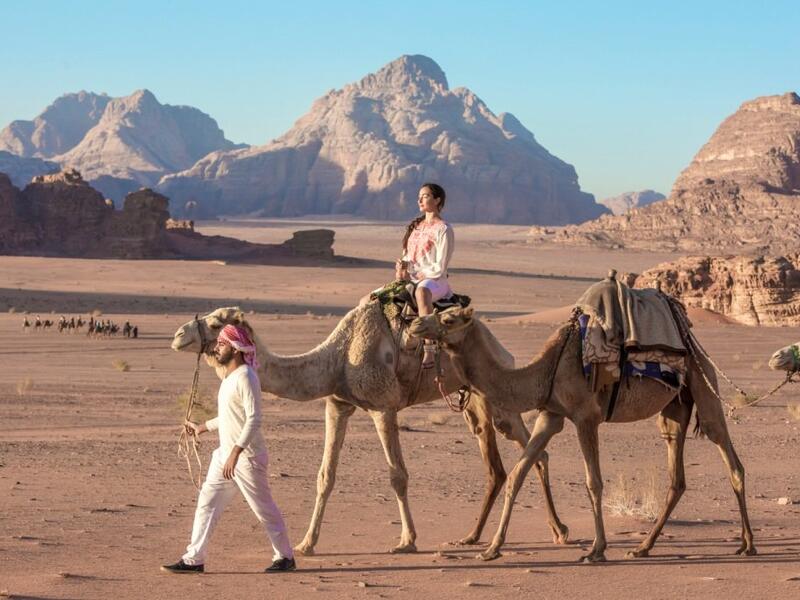 The girl rides the camel, Wadi Rum, Jordan (Twitter)
