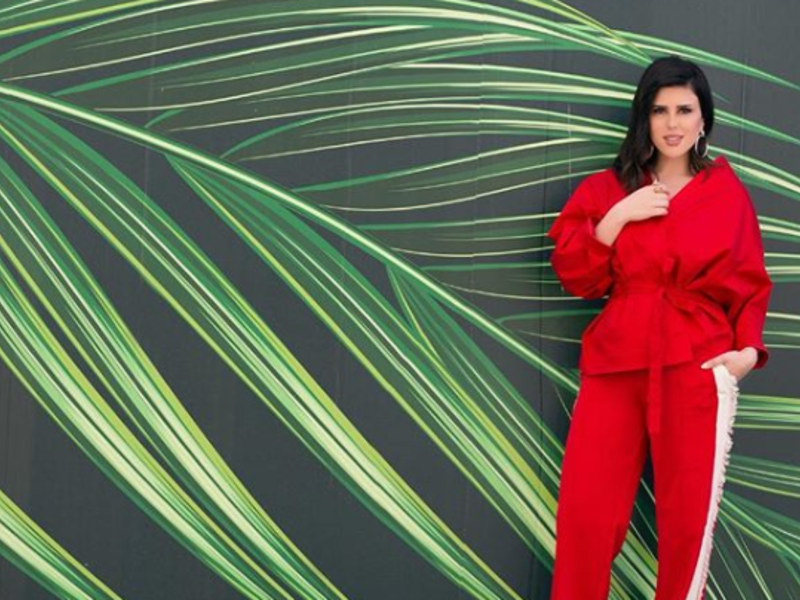 ثم عملت في إحدى الشركات المهتمة بالأزياء والتسويق