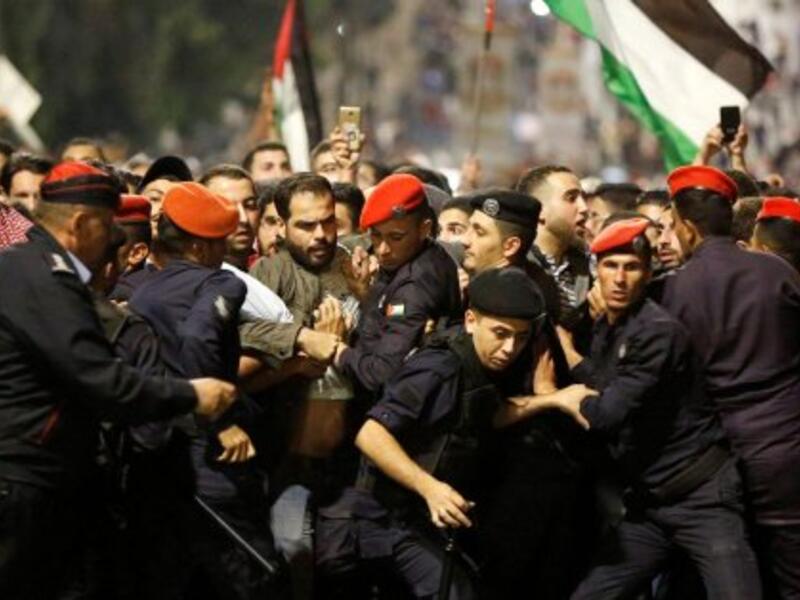 Jordan Rocked by Biggest Protests in Years as Demonstrators Rally Against Austerity Measures (Twitter)