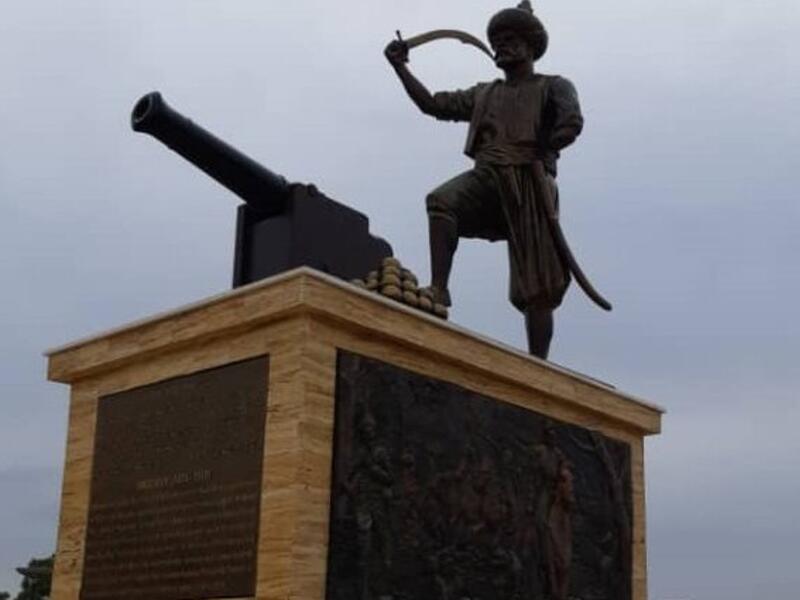 A monument commemorating Ottoman-era sailor Oruc Reis Raised in Algeria (Twitter)
