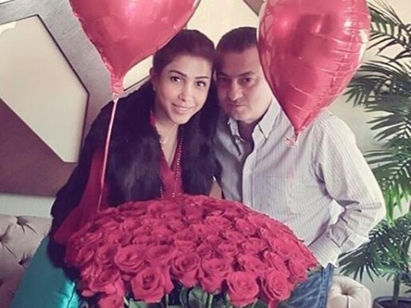 احتفلت الفنانة أروى على طريقتها الخاصة بعيد الحب من خلال مشاركتها لجمهورها بصورة لها برفقة زوجها وبينهما باقة كبيرة من الورود الحمراء أروى علقت على الصورة: "حبيبي و عمري ابو بنتي الله يحفظه لي ياربمين اليوم جاب و رود حمر لحبيبه ؟؟ منشن شخص تحب تهديه ورد احمر".