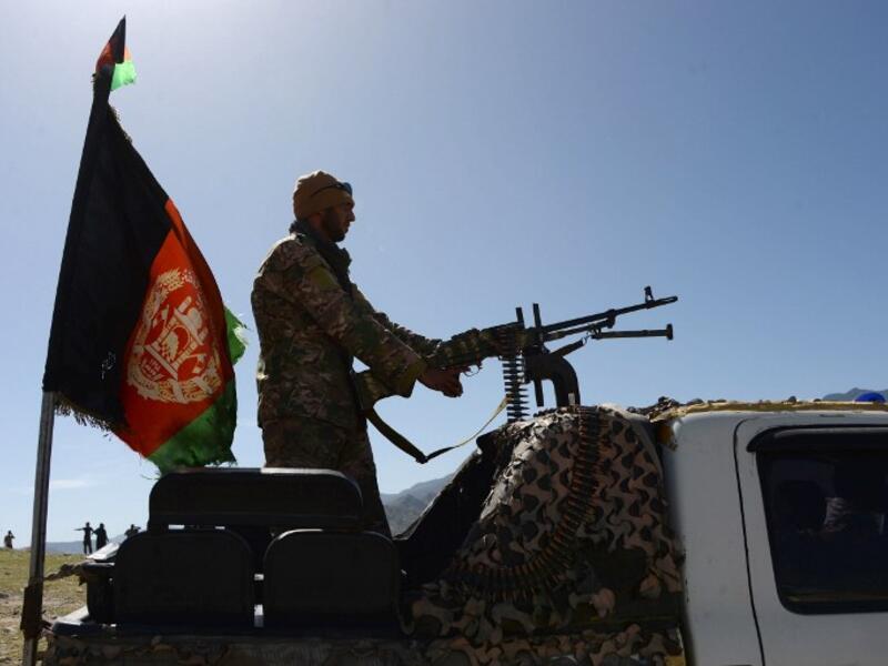 Afghan security force personnel take part in an ongoing operation against an Islamic State (IS) militant stronghold in Achin district of Nangarhar, eastern Afghanistan on April 14, 2017. (AFP/Noorullah Shirzada)