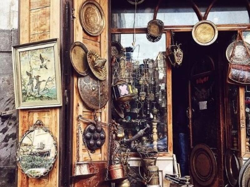 Shop with traditional art (Instagram)