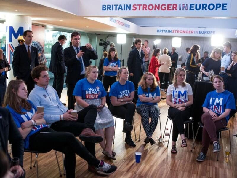 Supporters of the "Stronger In" Campaign react to the results of the EU referendum being announced at the Royal Festival Hall on June 24, 2016 in London. (AFP/Rob Stothard)