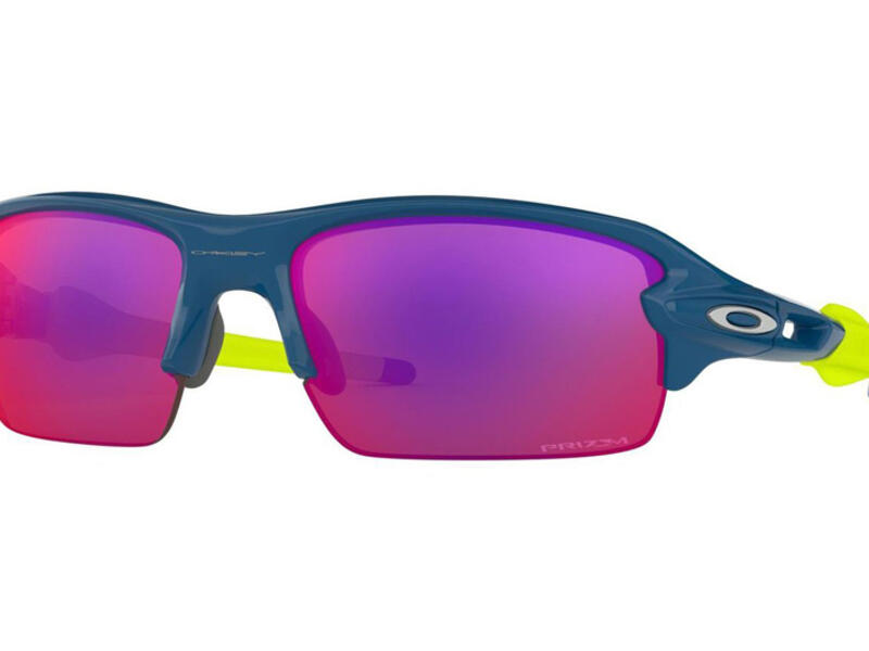 Perfect when on the go, the Flak XS will support the dreams of the new generation of athletes – featuring the same innovations that their favorite athletes have grown to expect from the Flak family 