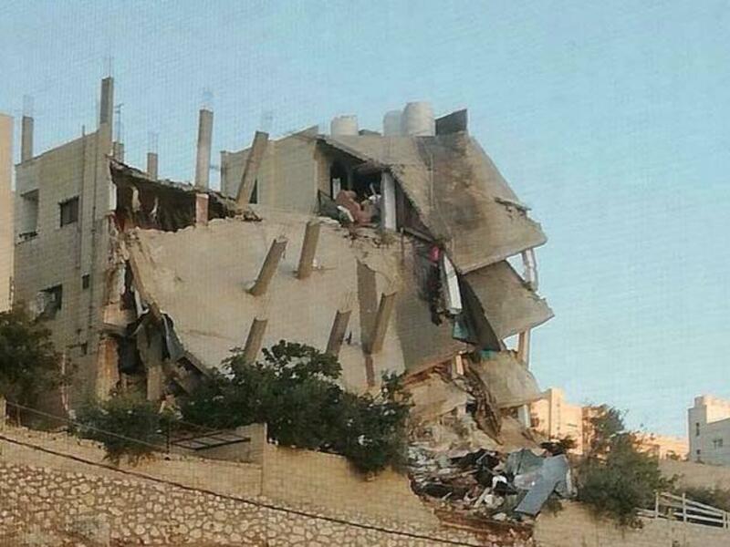 Town Salt near Amman in under terror attack (Twitter)