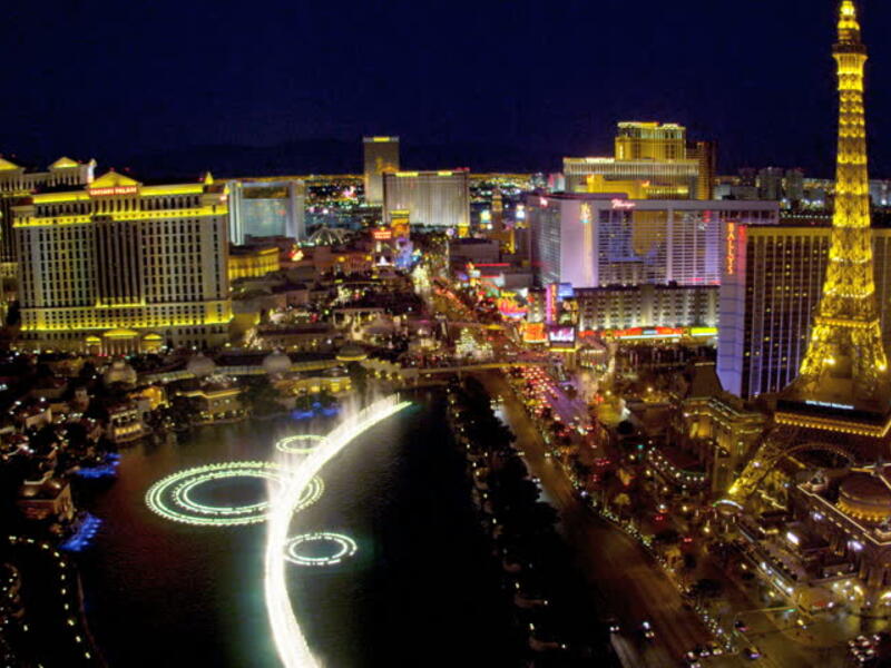 Bellagio Fountains, Las Vegas, USA are choreographed to various pieces of music and present a light and water show every 15 to 30 minutes. (Shutterstock)