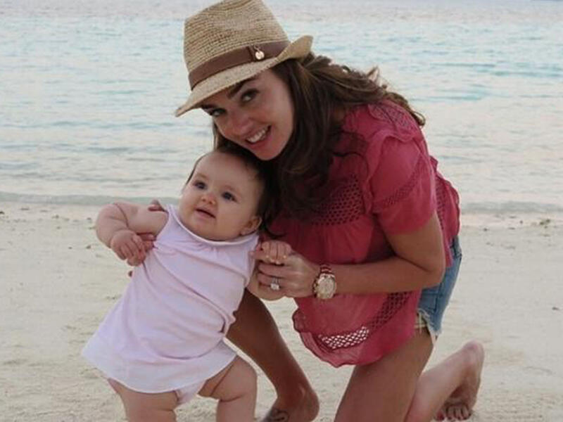 Tamara Eccleston lives the good life and part of it was in sandy Dubai of course with her cute tott Sophia and handsome hubby Jay Rutland. 