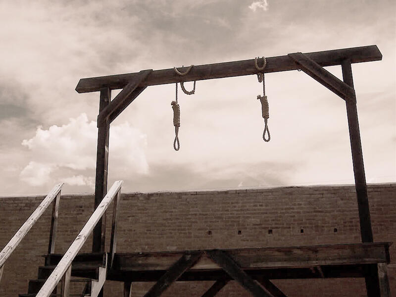 hanging gallows