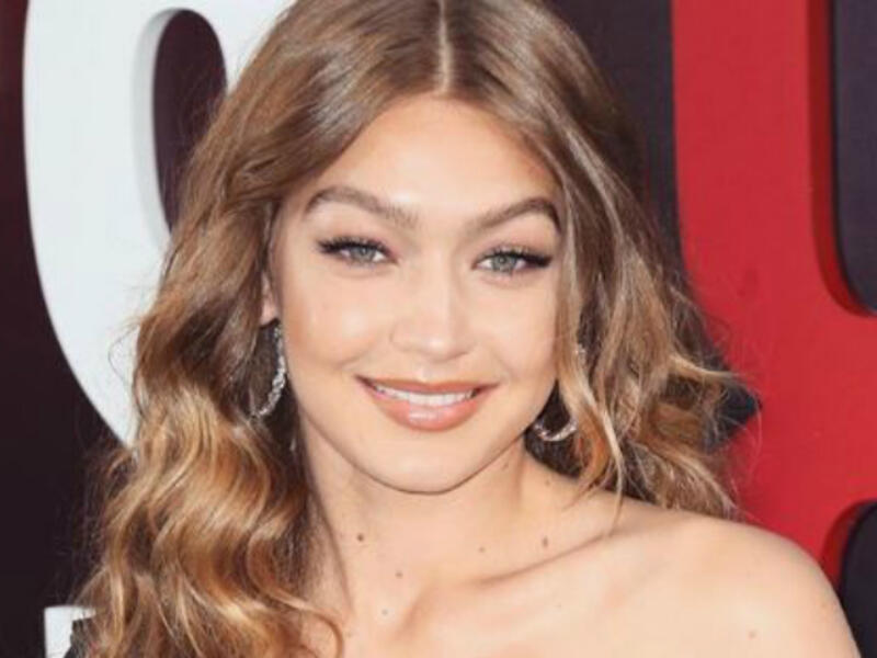 Palestinian American model Gigi Hadid is in an on/off relationship with Pakistani British singer Zayn Malik 