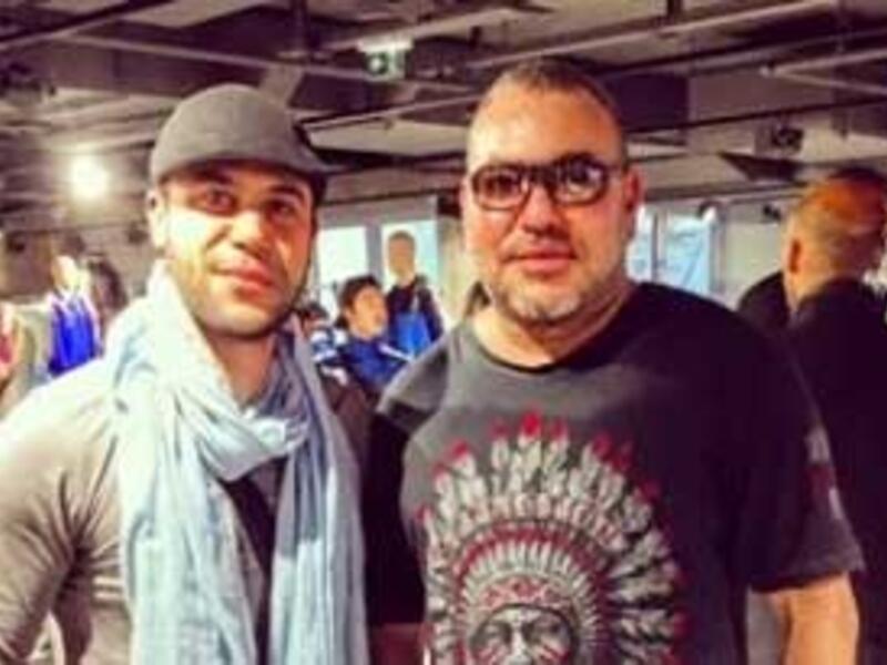 التقى محمد إمام بالصدفة ملك المغرب محمد السادس أثناء تسوقه ونشر صورته مع الملك على فيسبوك معلقاً: “لما تكون واقف بتشتري تي شرت وفجأة تلاقي قدامك ملك المغرب بجد شخص محترم وبسيط وجميل .....” وأضاف: “لا أحد يسألني لماذا أنا أرتدي الملابس الشتوية وهو مصيف”؟