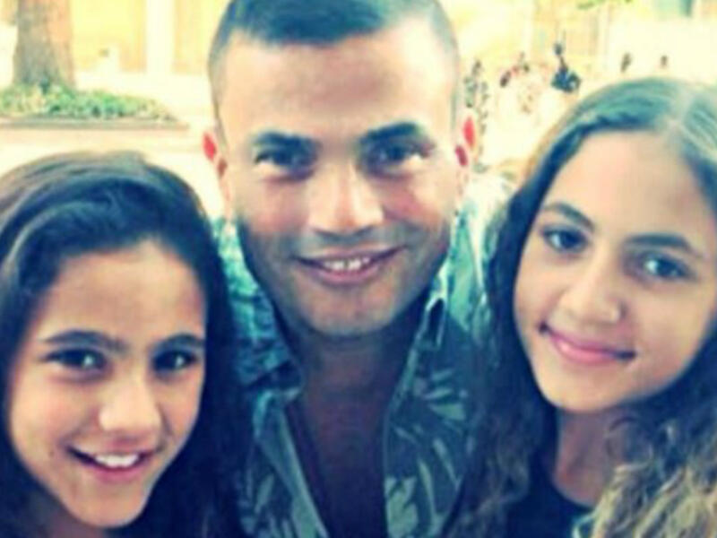Amr Diab with his daughters Kinzy and Janna