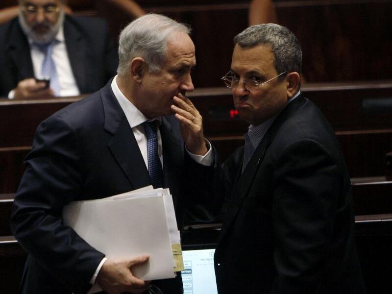 Ehud Barak (Right) with  Benjamin Netanyahu (Twitter)
