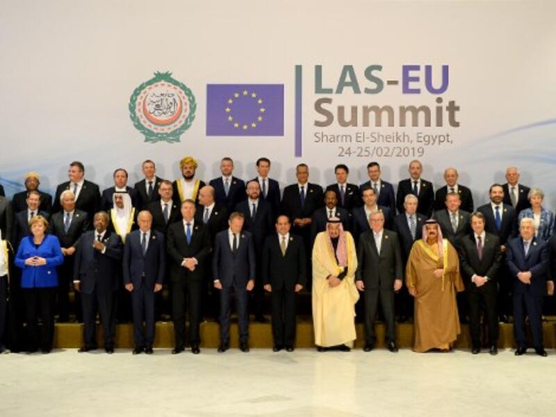 Arab League and European Union leaders pose for a family picture during the first joint European Union and Arab League summit at the International Congress Centre in the Egyptian Red Sea resort of Sharm el-Sheikh, on February 24, 2019. 
MOHAMED EL-SHAHED / AFP