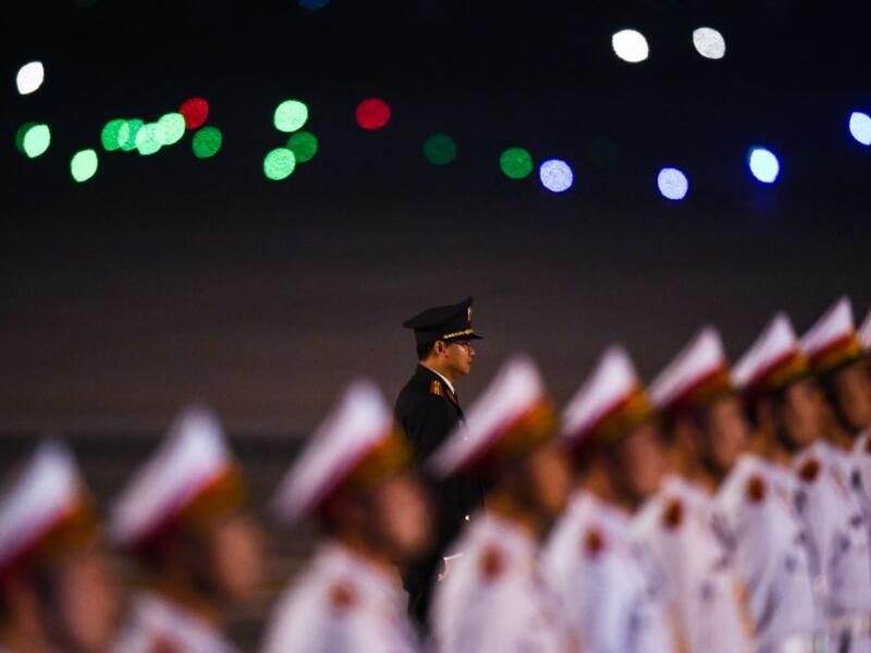 Vietnamese soldiers stand in a formation at Noi Bai International Airport in Hanoi on February 26, 2019, during the arrival of US President Donald Trump in Vietnam for a second summit with North Korean leader Kim Jong Un. 
Manan VATSYAYANA / AFP
