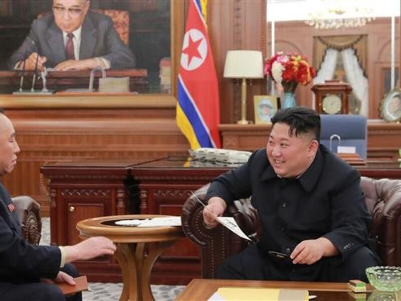 North Korean leader Kim Jong-un (R) talking with Kim Yong-chol, his right-hand man. (AFP/ File)