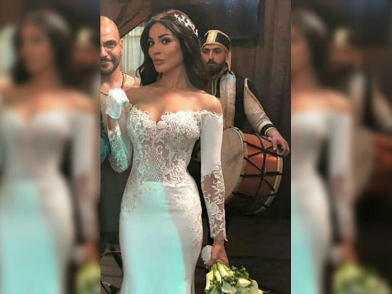 Nadine Njeim who plays the role of 'Amira' in the series 'Tariq' (The Path) chose a strapless wedding dress 