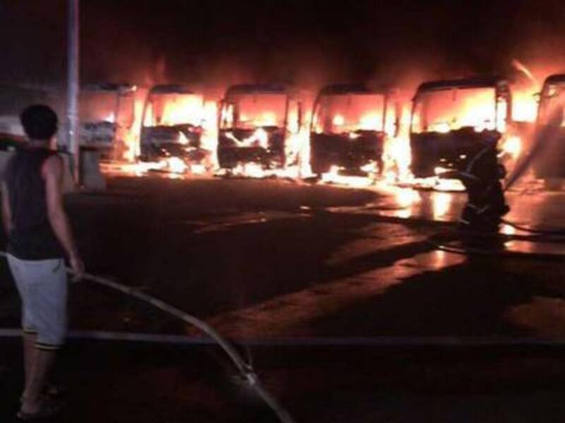 A shot of the buses burning in Mecca. (Twitter)