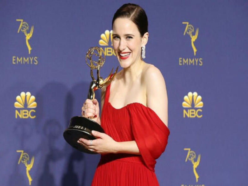 أفضل ممثلة كوميدية: راشيل بروسنان عن دورها في Miriam 'Midge' Maisel