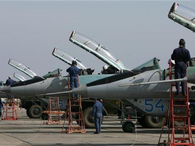 Russian Air Force technicians preparing MiG-29 fighter jets in Primorsko-Akhtarsk, Krasnodar region. (AFP/ File Photo)
