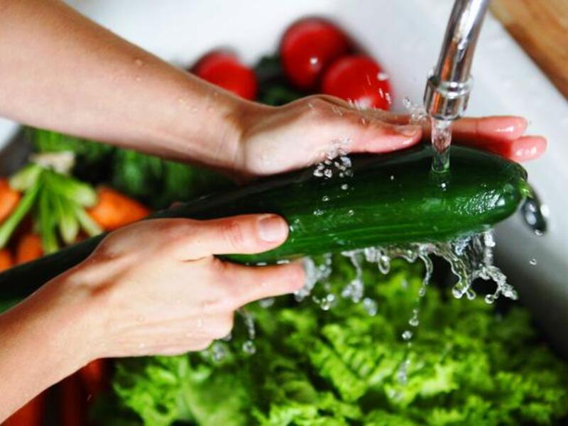 washing_cucumbers.jpg?itok=BmrI37rN