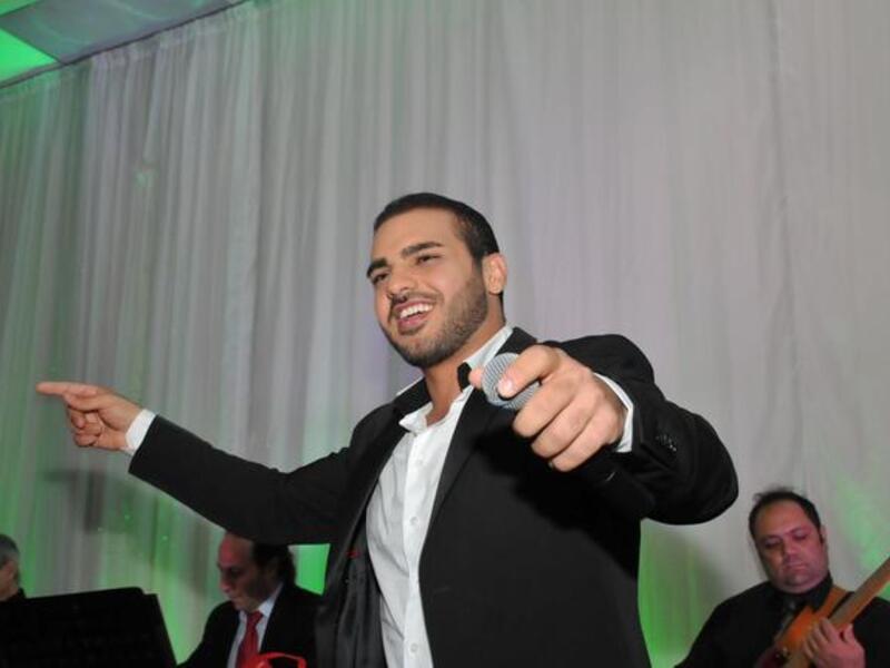 Joseph Attieh is polishing his upcoming music video "Ya kol el alam" ("You are the world").