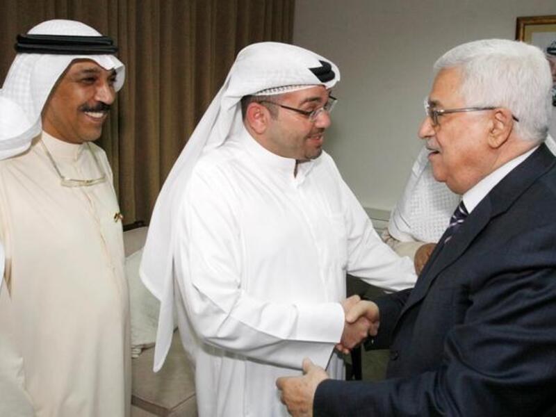 'Abdullah Rweished' sings in Jerusalem as twelve thousand Palestinians voices sing along in a holy chorus.