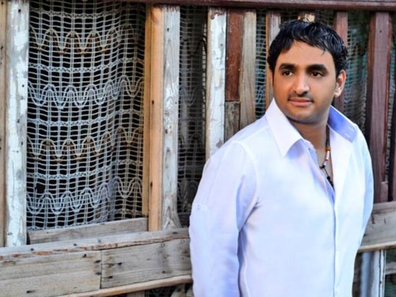 Artist ‘Mohammad AlShadi’ showcases his three new singles; two 'Gulfi' singles shot in India, and the third titled ‘Wahed Tani’ 
(Someone Else).