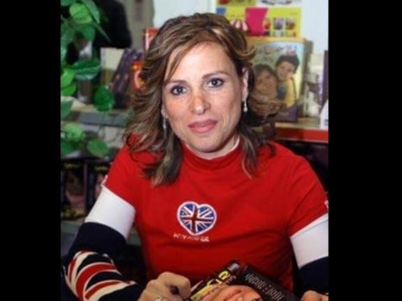 Jouman Kubaissi- Known for reading people's future based on their name, she was the first to predict the crash of the US economy. She warns of a US civil war & dissolution of states. She advises people not to use the US $. She uses spells & prayers to heal. She has a premonition of a significant attack such as the assassination of Barack Obama.
