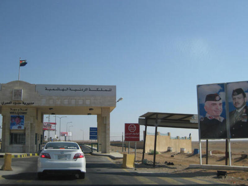 يشترك الأردن في حدوده الجغرافية مع السعودية، ويتندر البعض بأن وجود "خليج العقبة" في الأردن يوضح سبب انضمامه إلى مجلس التعاون!